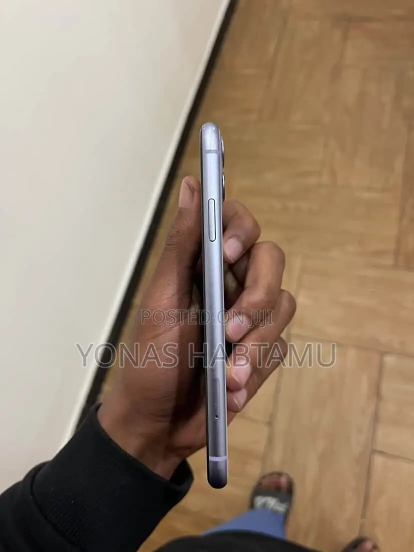 New Apple iPhone 11 64 GB