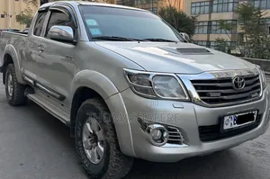 Toyota Hilux 2013 Silver