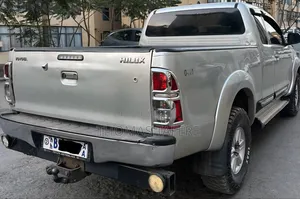 Toyota Hilux 2013 Silver