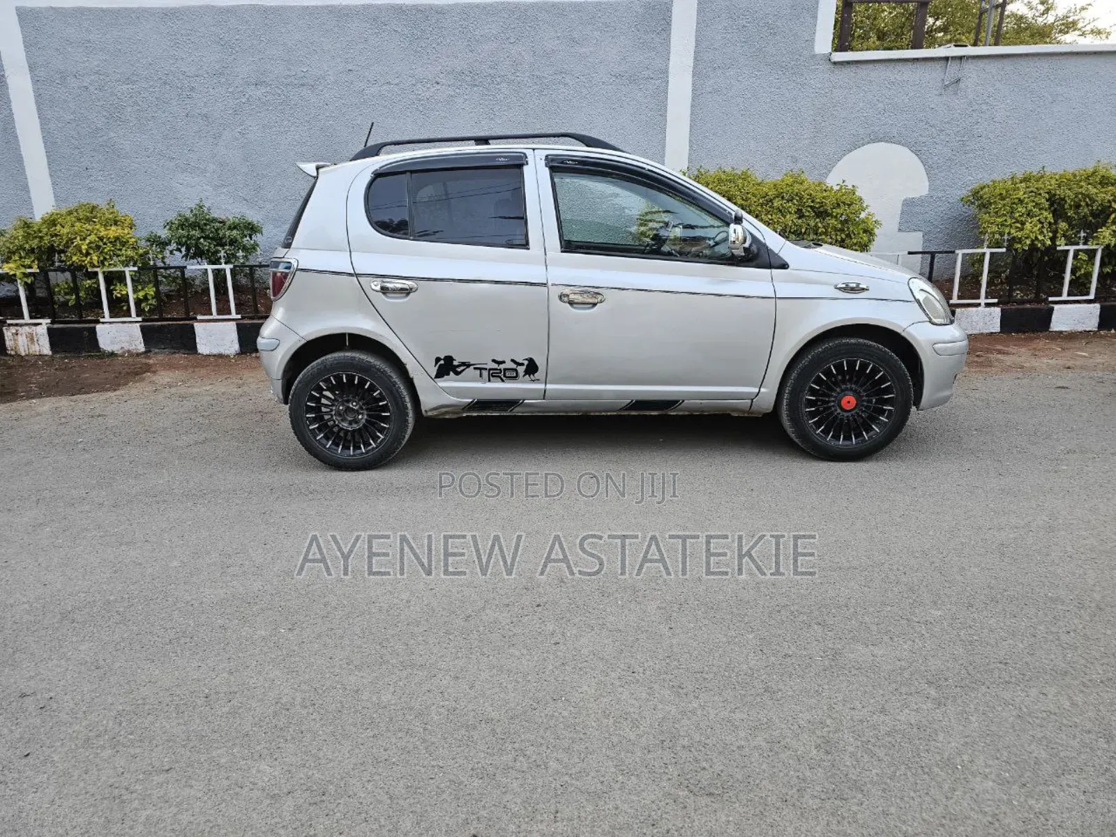 Toyota Vitz 2002 Silver