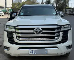 Toyota Land Cruiser 3.5 V6 2022 White