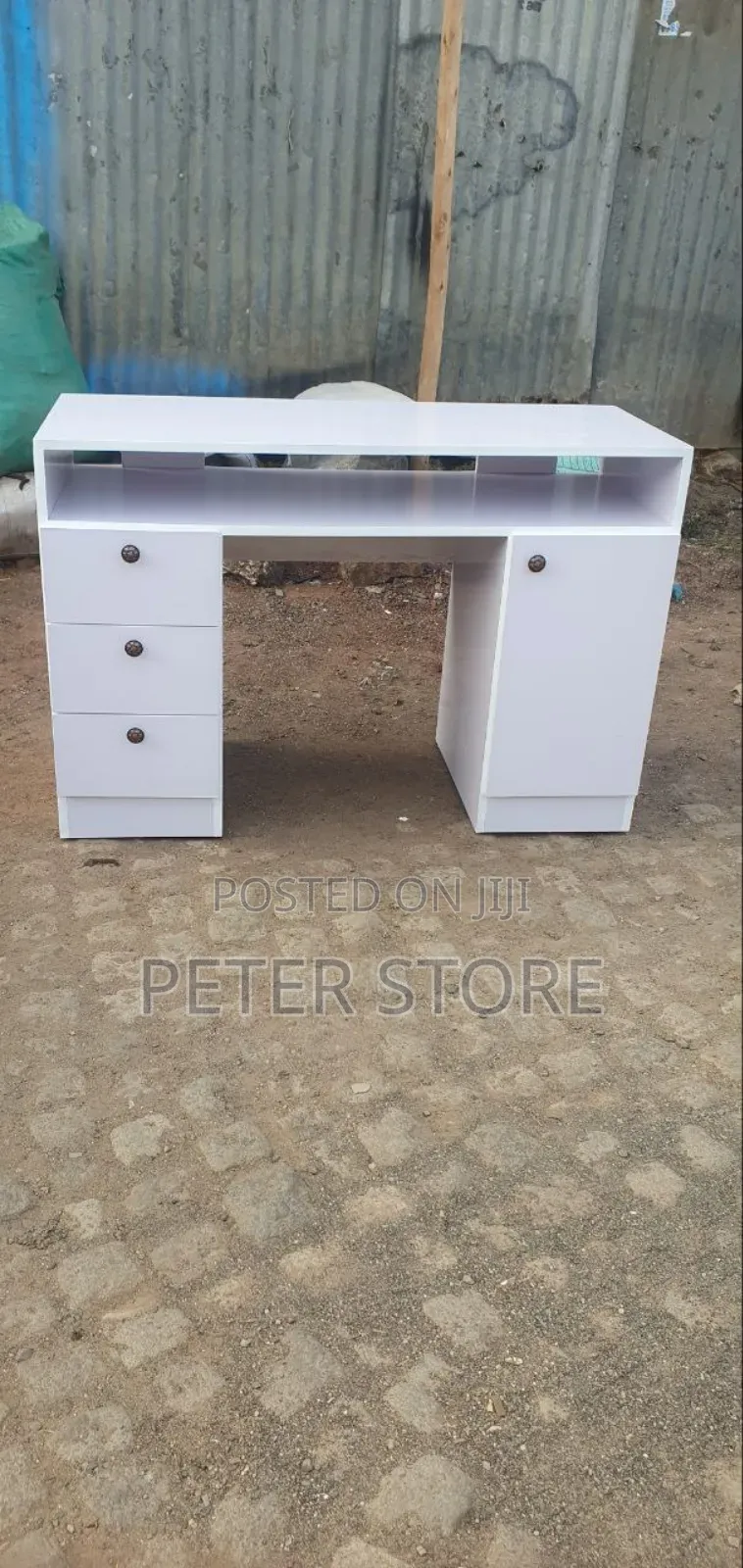 Cosmo Table Size 1.20cm * 50cm