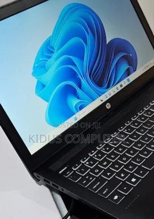 New Laptop HP Pavilion 15 8GB Intel Core I7 SSD 256GB