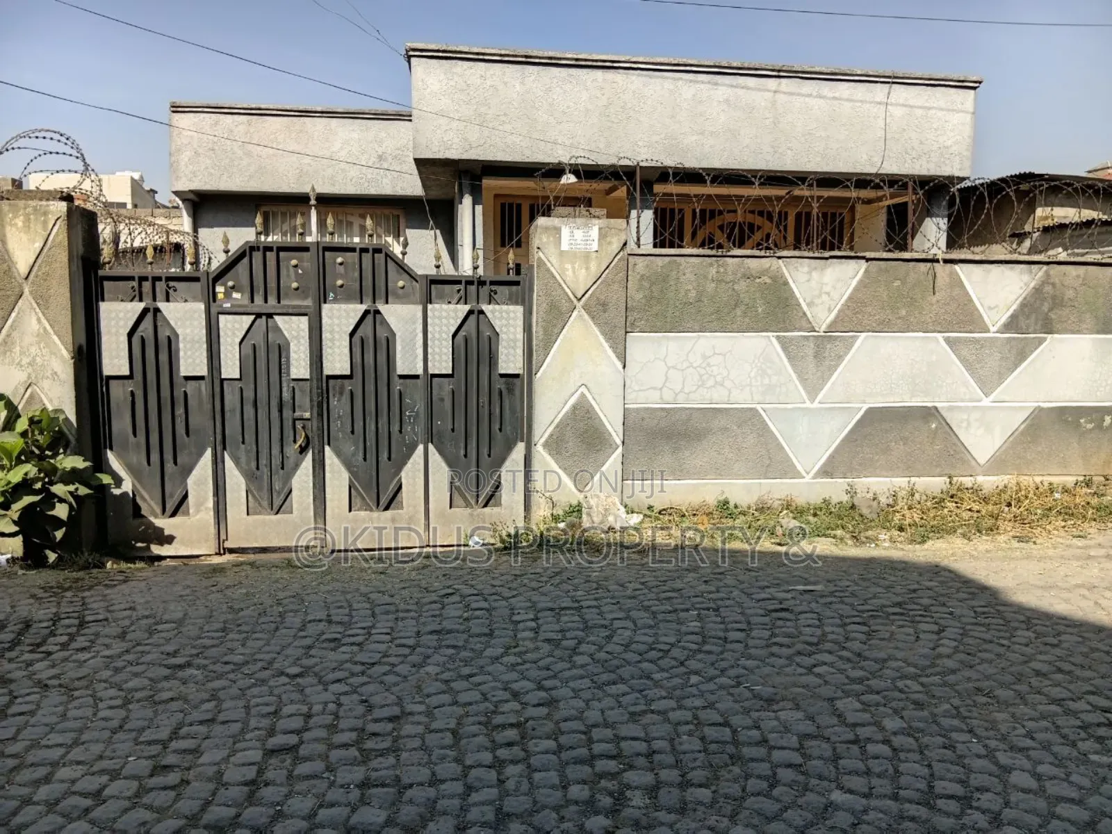 6bdrm House in Nasswe Real State, Nifas Silk-Lafto for sale