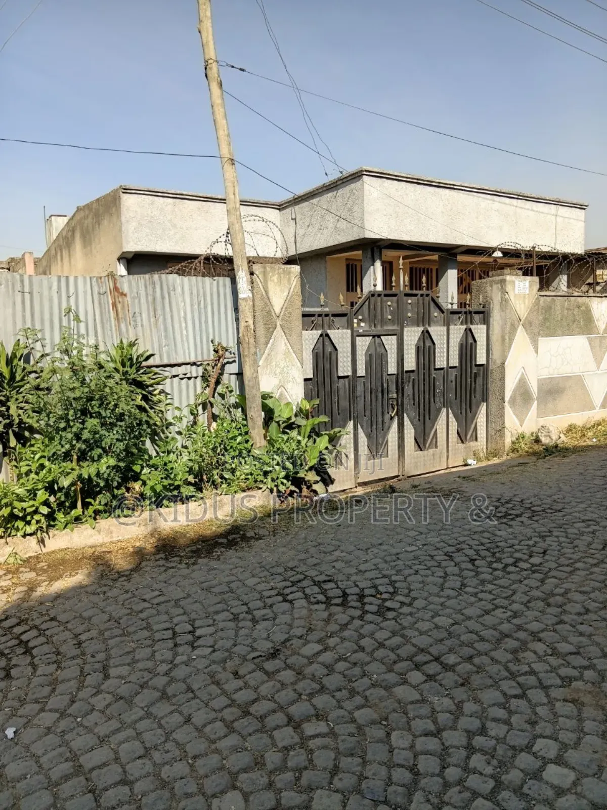 6bdrm House in Nasswe Real State, Nifas Silk-Lafto for sale