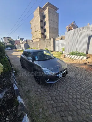 Suzuki Swift 2022 Gray