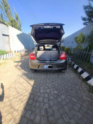 Suzuki Swift 2022 Gray