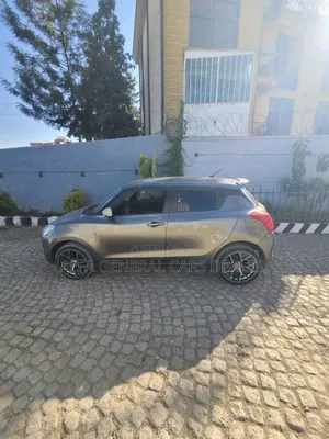 Suzuki Swift 2022 Gray