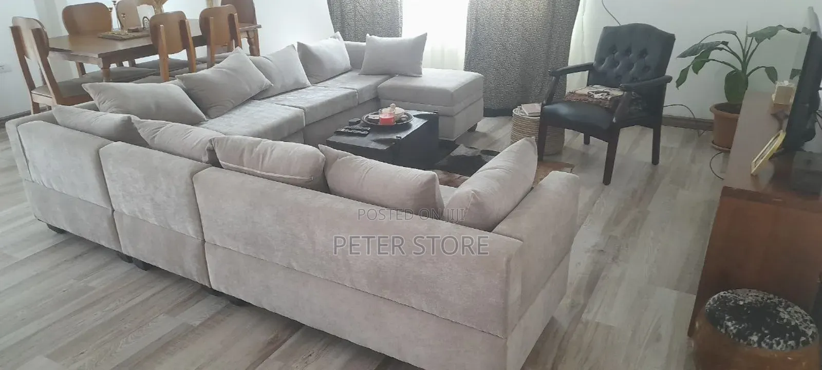 ጀረጃውን የጠበቀ Sofa