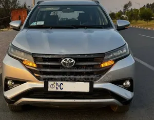 Toyota Rush 2021 Silver