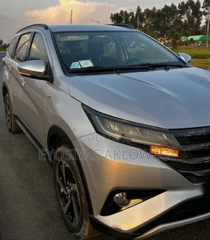 Toyota Rush 2021 Silver