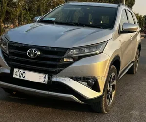 Toyota Rush 2021 Silver