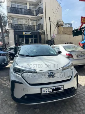 Toyota C-HR 2022 White