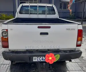 Toyota Hilux 2008 White