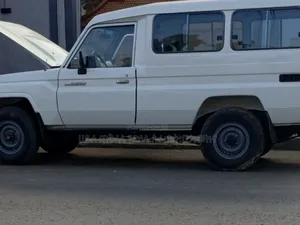 Toyota Land Cruiser 2016 White