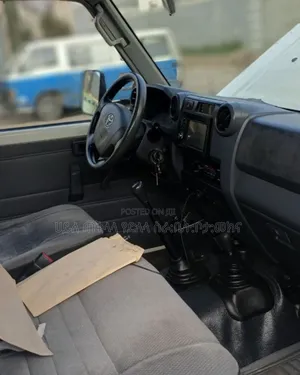 Toyota Land Cruiser 2016 White