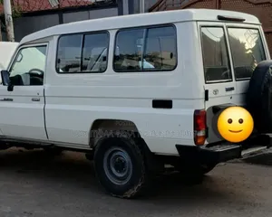 Toyota Land Cruiser 2016 White