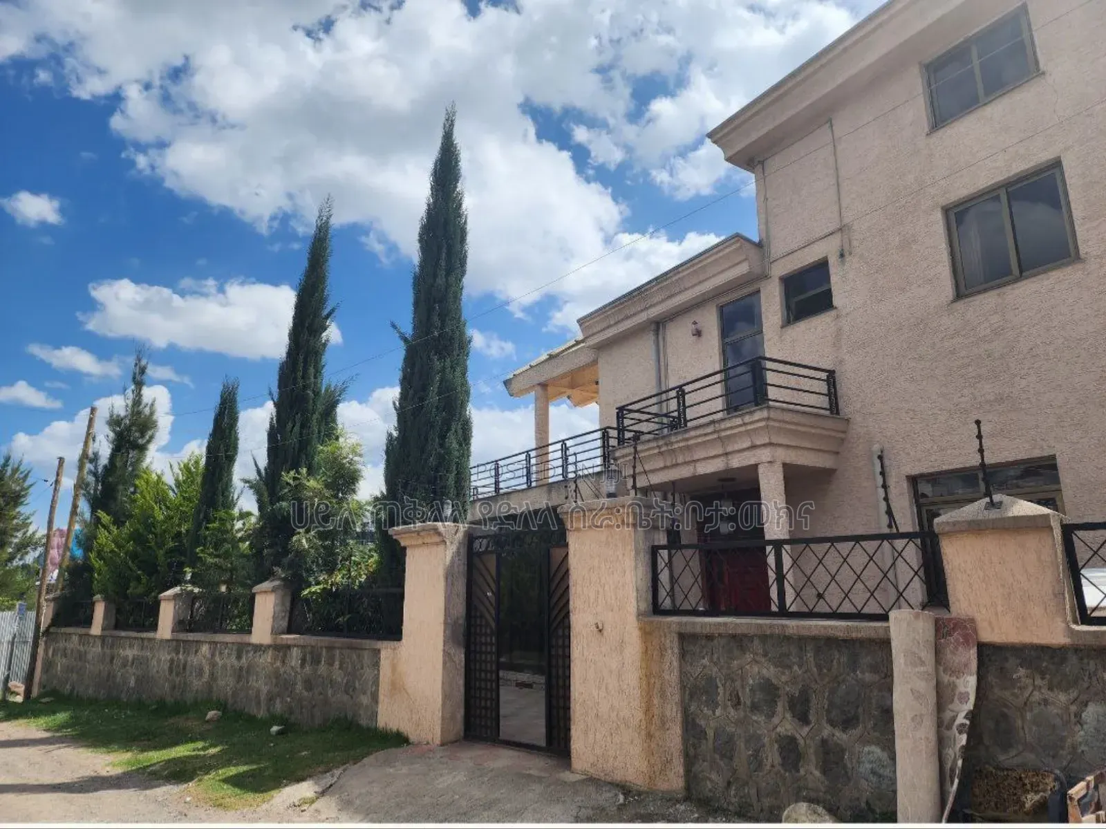 Furnished 9bdrm Townhouse/Terrace in Cmc Badime Area, Yeka for sale