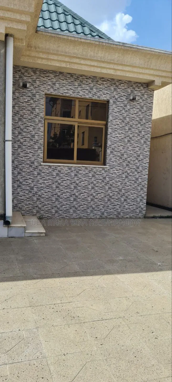 Furnished 4bdrm Villa in Ayat Area Ideal, Yeka for sale