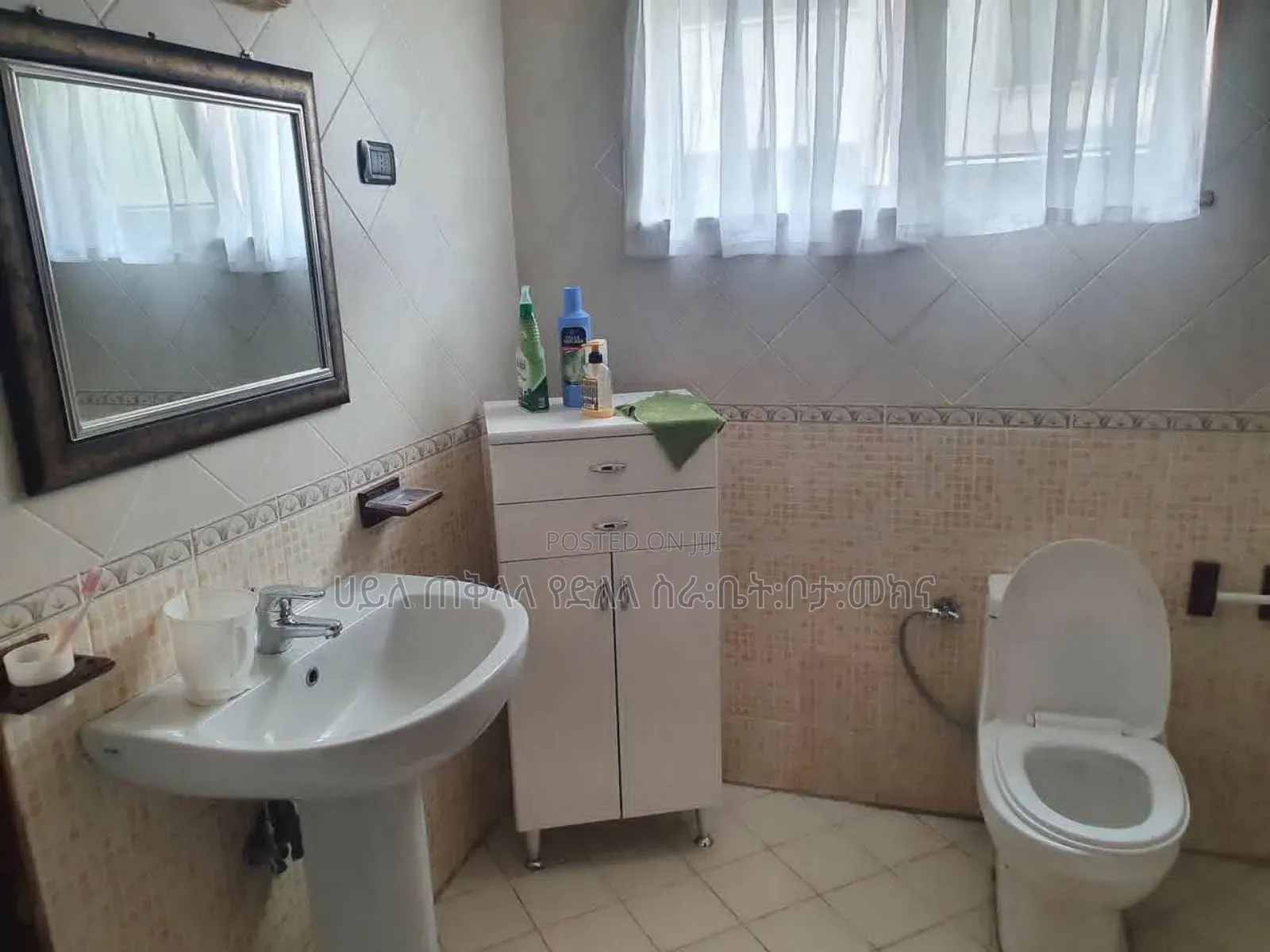 Furnished 4bdrm Townhouse/Terrace in ሳንሻይን ሪልስተት ኮምፋውንድ, Yeka for sale