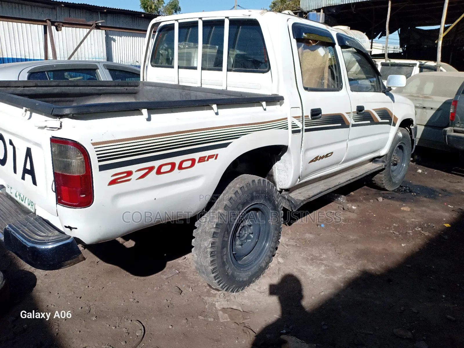 Toyota Hilux 2003 White