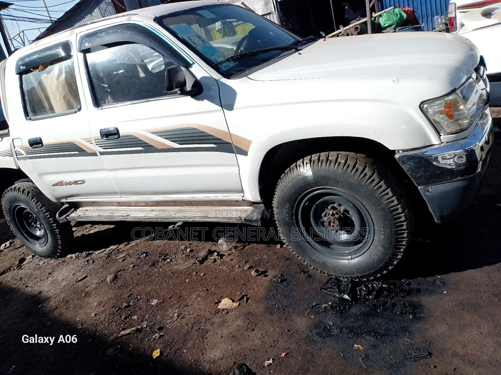 Toyota Hilux 2003 White