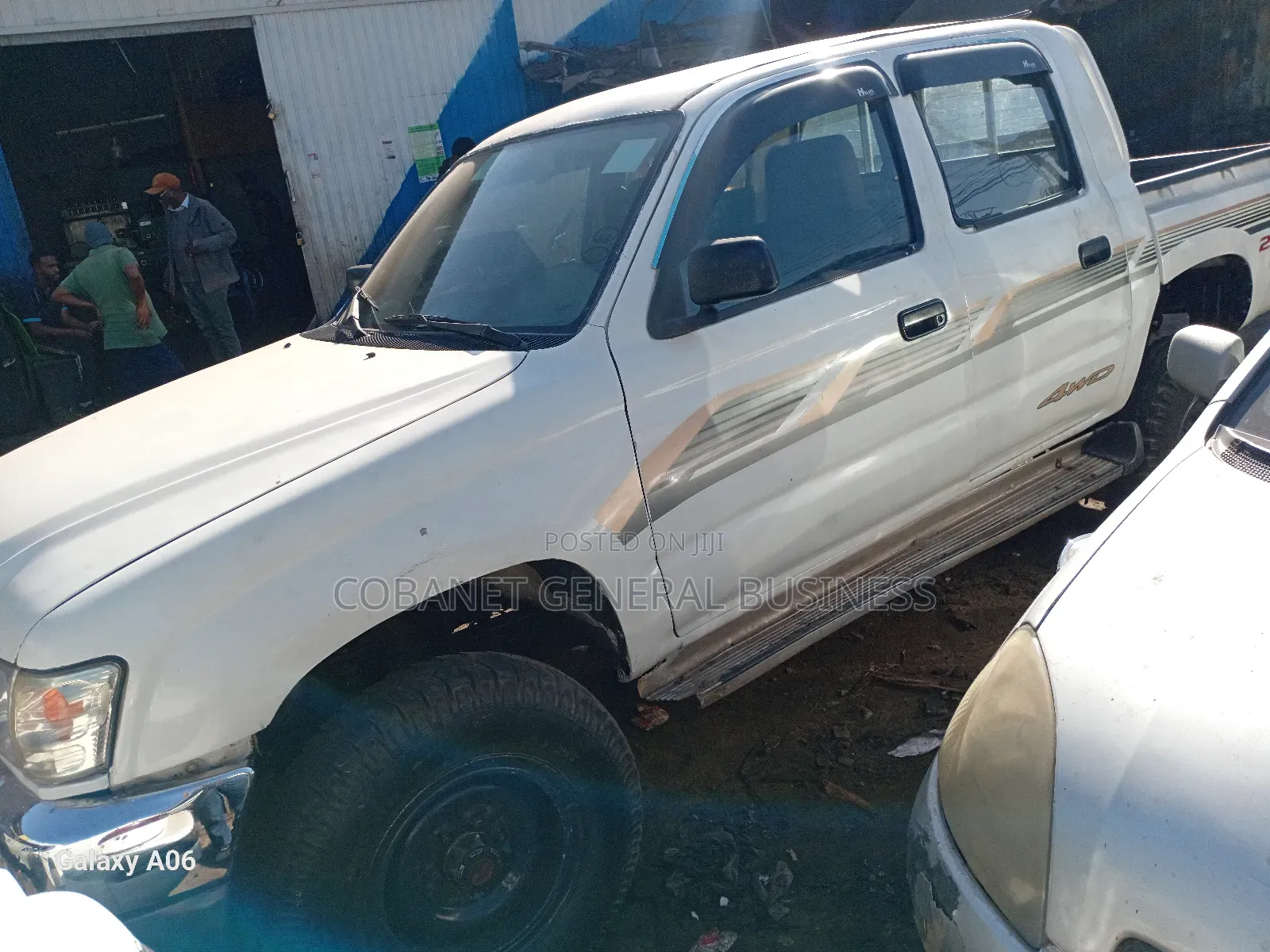 Toyota Hilux 2003 White