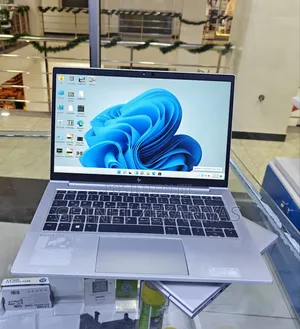 New Laptop HP EliteBook 835 G7 16GB AMD Ryzen 5 SSD 512GB