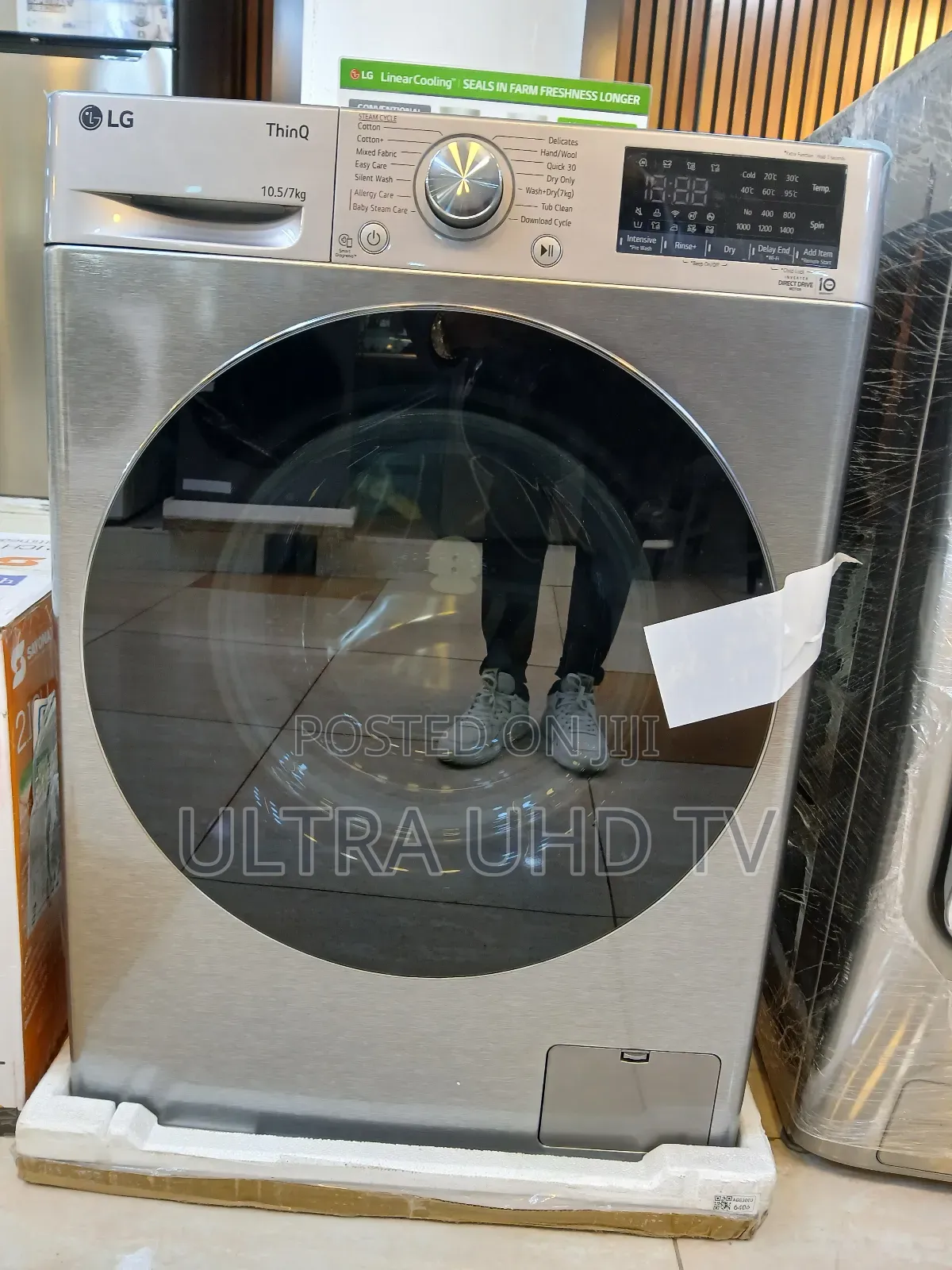 Lg 10.5kg/7kg Front-Load Washer-Dryer Combination Unit.10.5 /7kg