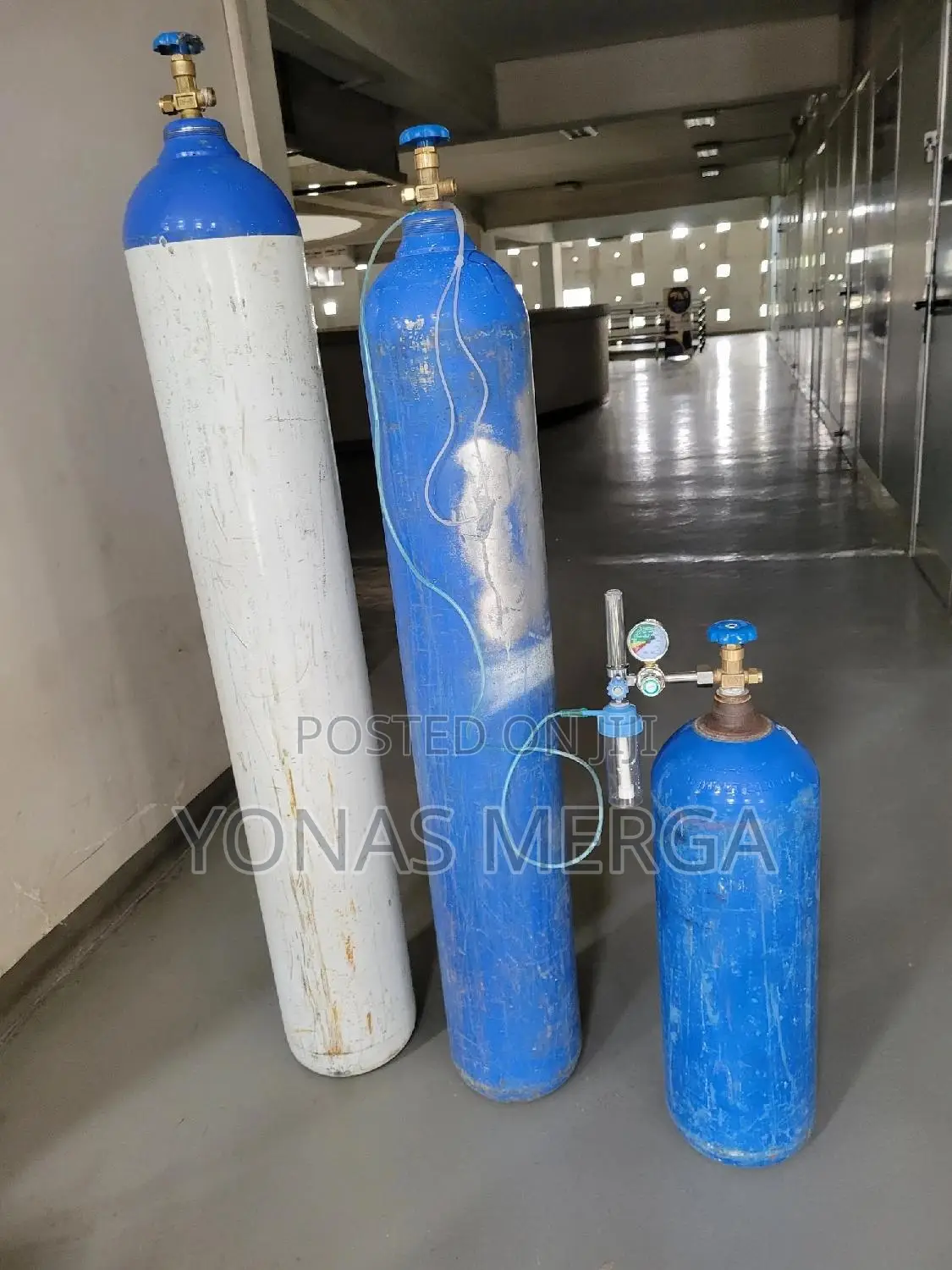 Oxygen Cylinder 20l,40l and 50l崔啓wall Bracket for Medical Gas Cylinder