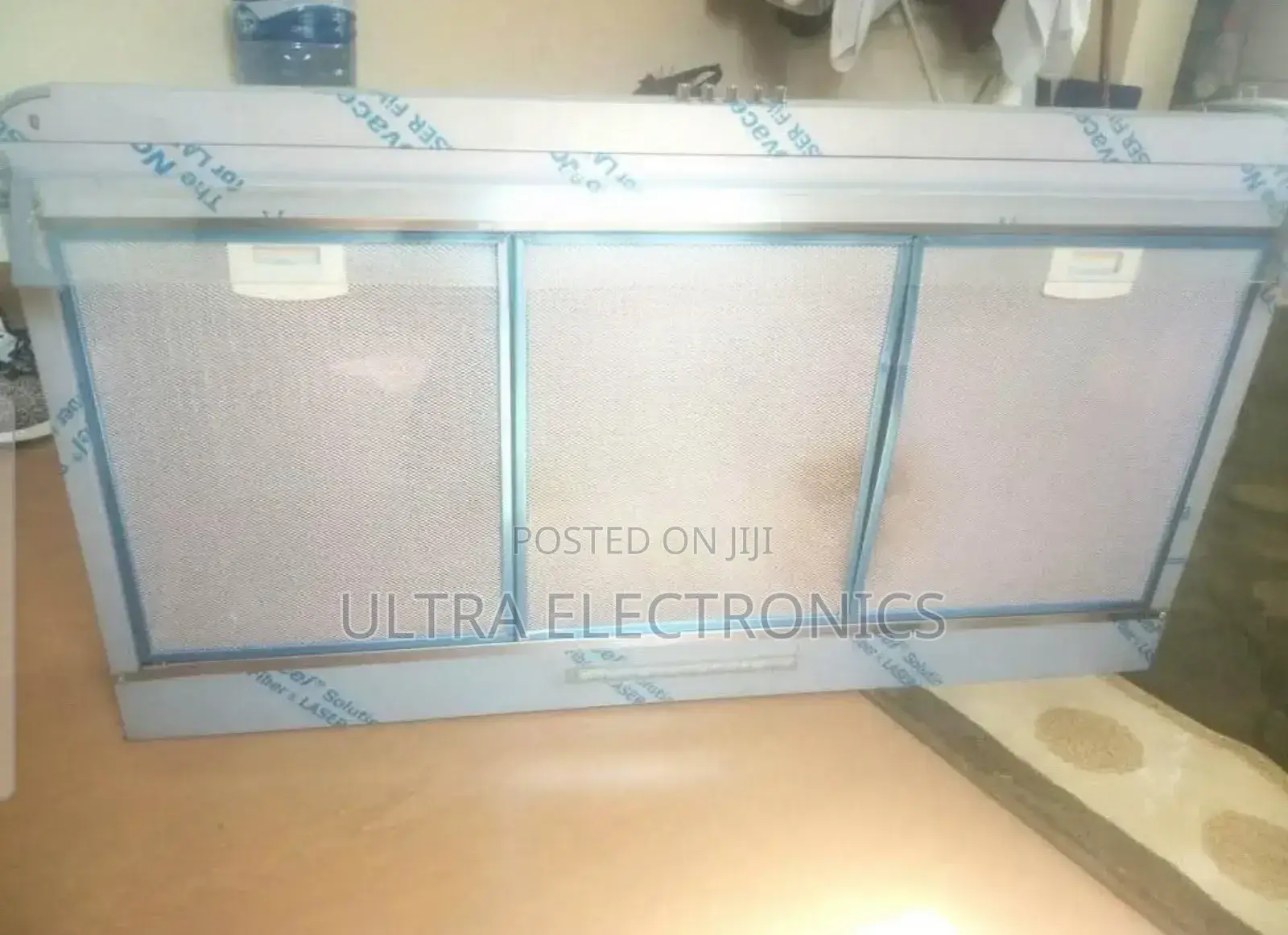 Elica Aquavitae-70 70cm Chimney Cooker Hood.