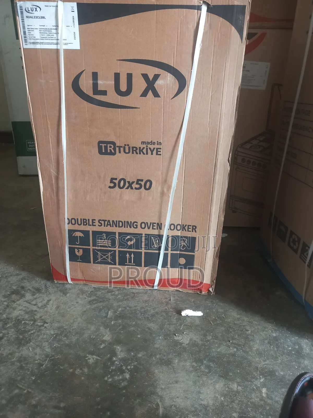 Lux 60x60 Oven