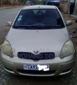 Toyota Vitz 2002 Beige