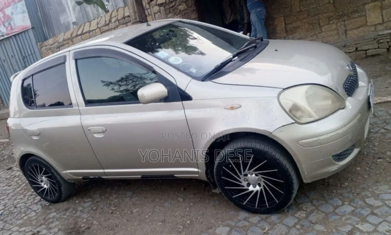 Toyota Vitz 2002 Beige