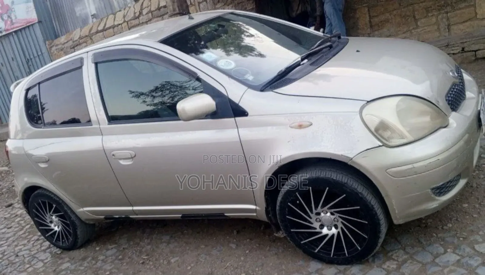 Toyota Vitz 2002 Beige