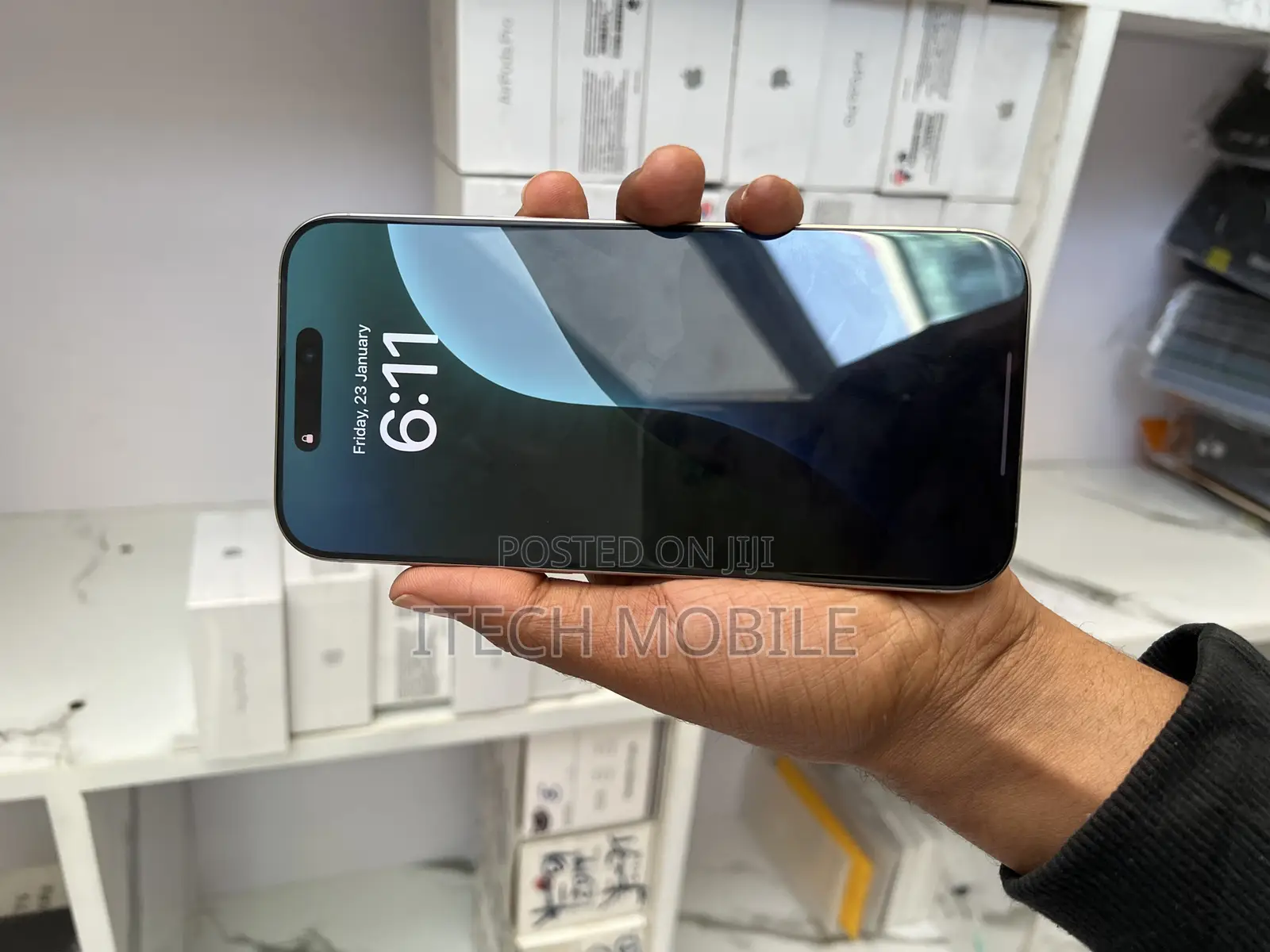 New Apple iPhone 16 Pro Max 256 GB Gold