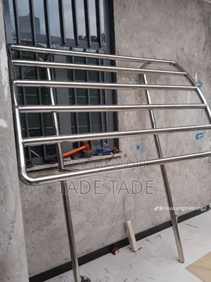 ዘመናዊ የስጋ መስቀያ