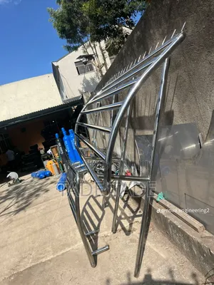 ዘመናዊ የስጋ መስቀያ