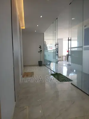 የንግድ ሱቆችን መሀል ቦሌ ላይ