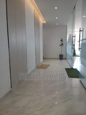 የንግድ ሱቆችን መሀል ቦሌ ላይ