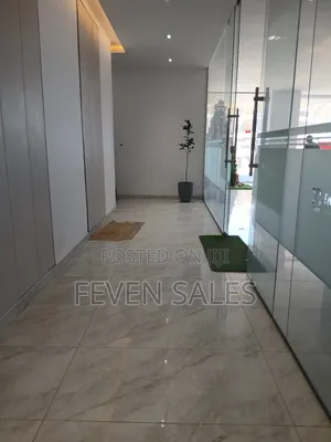 የንግድ ሱቆችን መሀል ቦሌ ላይ