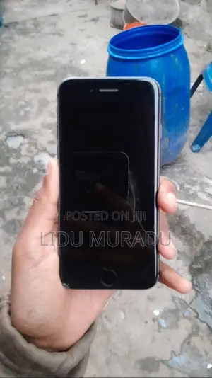 Apple iPhone 8 64 GB Black