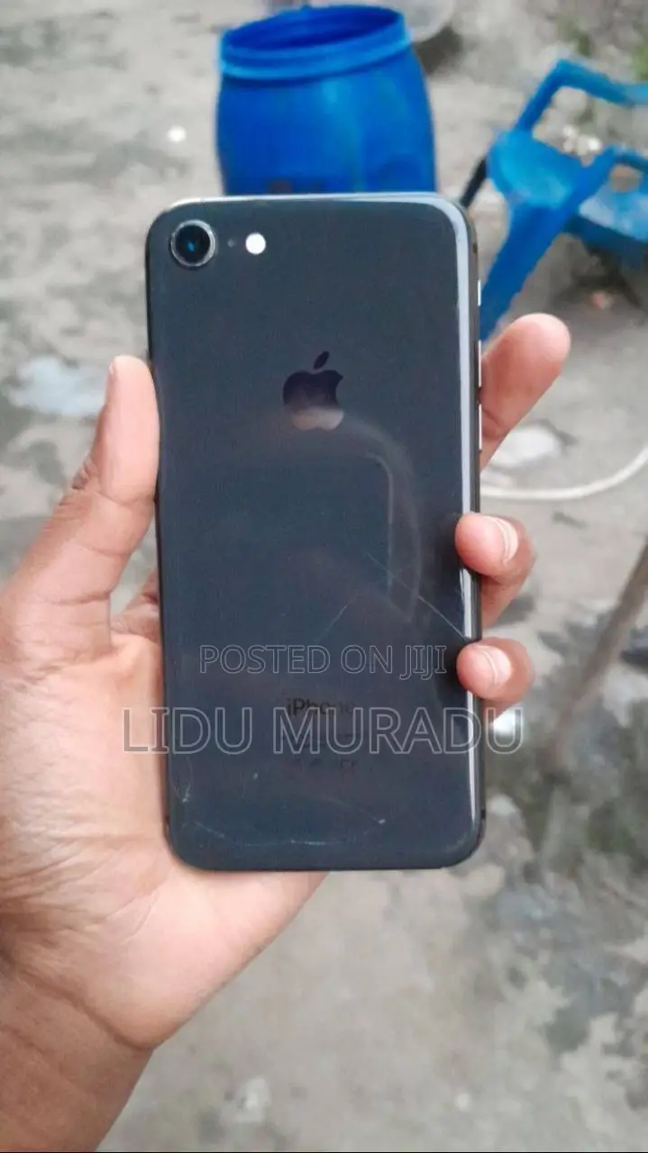 Apple iPhone 8 64 GB Black