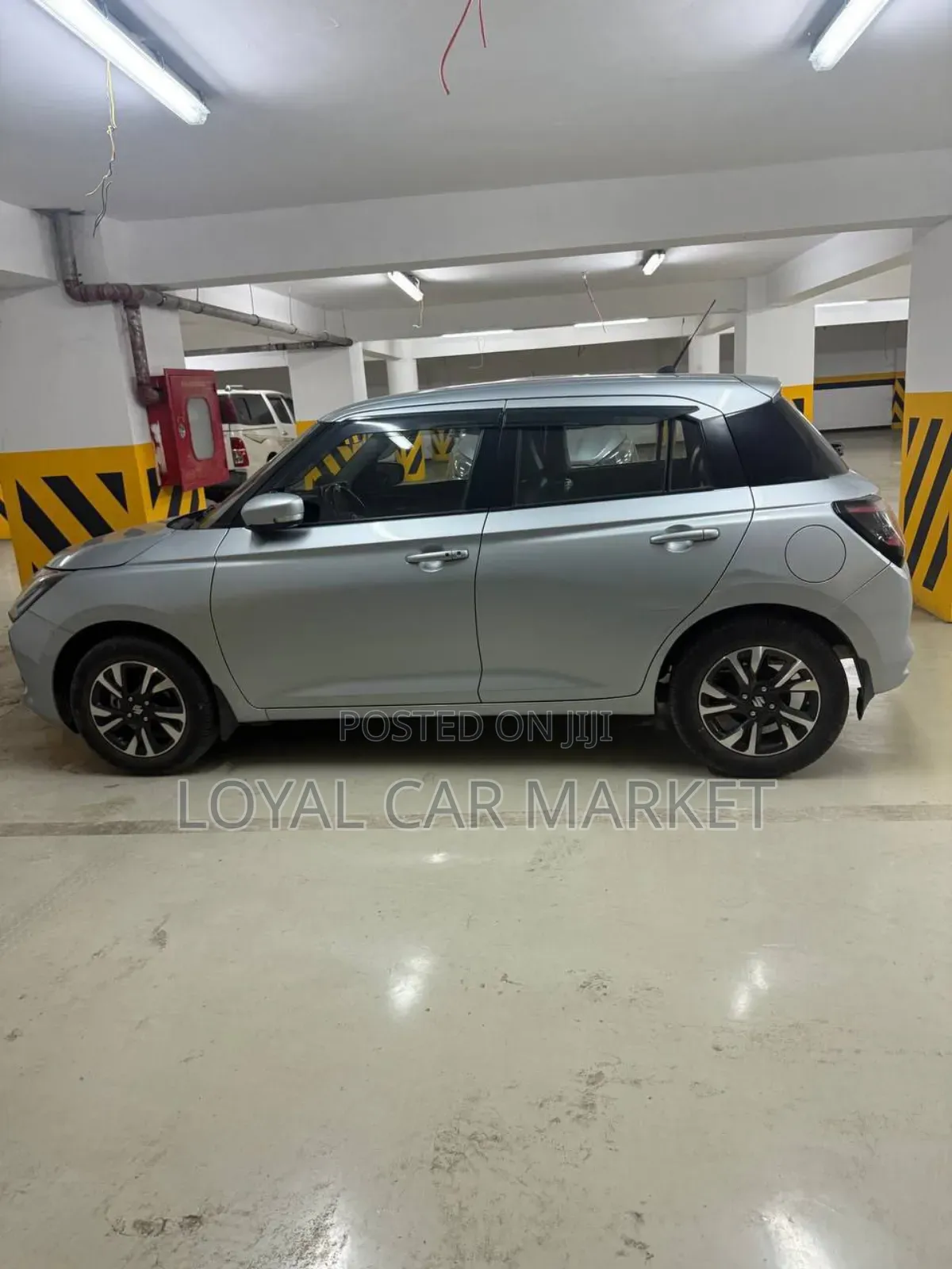 Suzuki Swift 2024 Gray