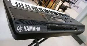 Yamaha PSR Sx 720 Keyboard