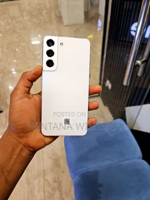 New Samsung Galaxy S22 5G 128 GB White