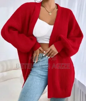 የእጅ ስራ ጋወን እና ሹራቦች