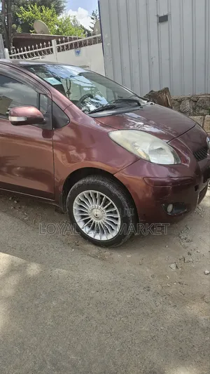 Toyota Yaris 2010 Burgundy