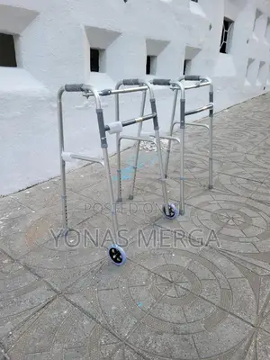 Foldable Walker for Adults瓶底creates Greater Clearance. The Patient
