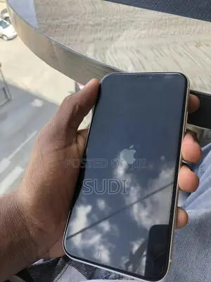 Apple iPhone 11 64 GB White